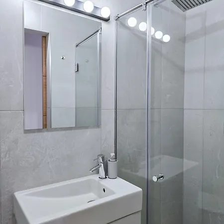 Minha Casa Sua Casa - Cozy Little House, Ac & Wifi *
