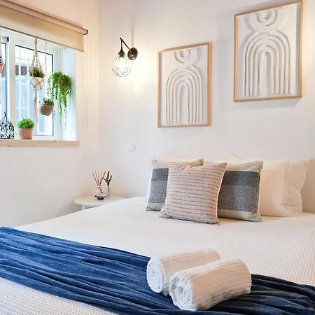 Minha Casa Sua Casa - Cozy Little House, Ac & Wifi Casa de Férias *